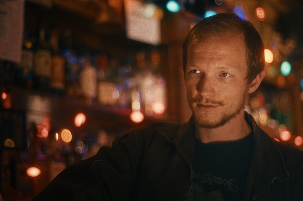 Interview: Jefferson White on stepping out of his comfort zone for Drink and Be Merry and honing bartender wisdom for the role