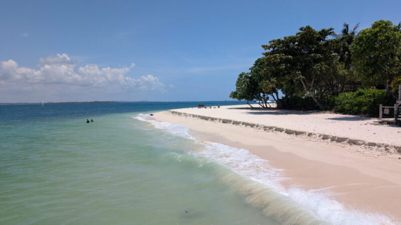 Nikoi Island Beach - Old Mate Media
