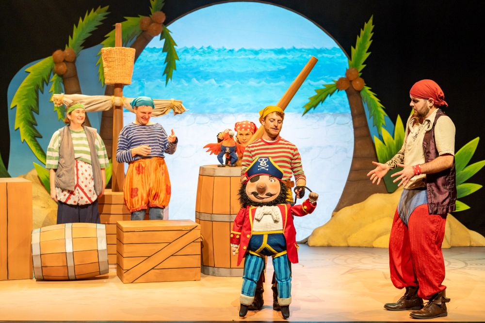 An endless summer of fun at Sydney Opera House these school holidays featuring Pirates Love Underpants and TOO~B