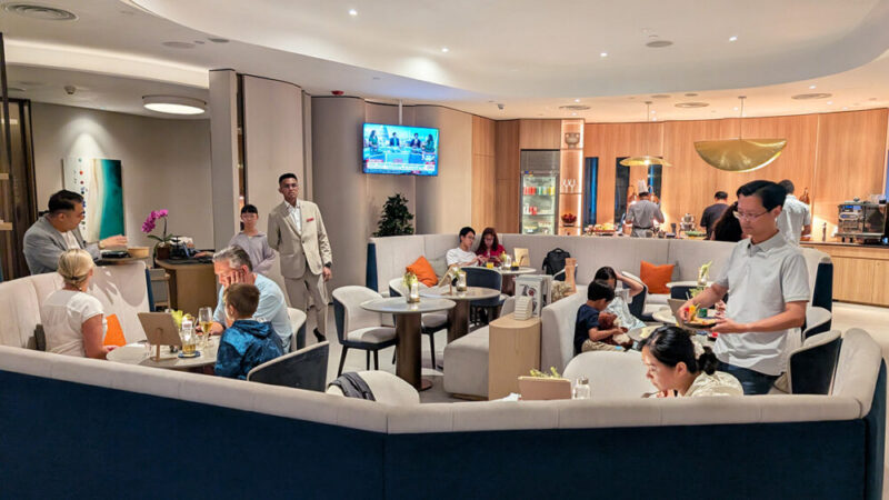 Crowne Plaza Changi Airport IHG Club Lounge