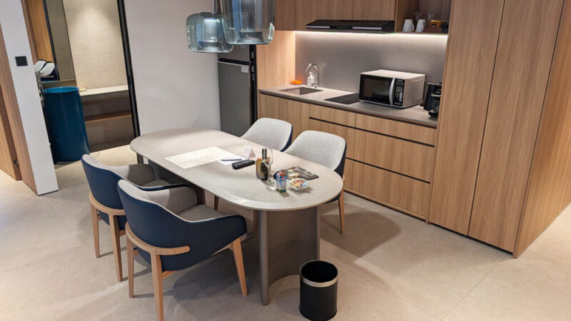 Crowne Plaza Changi Airport Family Room