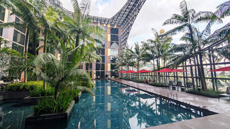 Crowne Plaza Changi Airport Pool