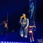 Snoop Dogg and dancers