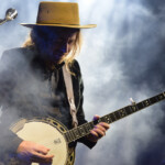 Angus and Julia Stone