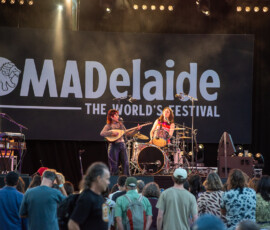 Derya Yildrim and Grup Simsek